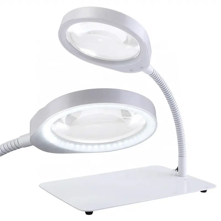 Lampu Bacaan Pembesar